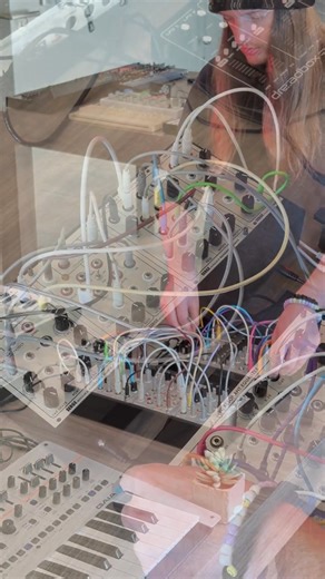 Sunday Serge Skronk Feedback Mental Floss with our patch pal Jacob 🧠🪥 Some classic synthesizers are all about making thick bass lines; some are about generative sequencing; some are about lush chords. But then, there's the Serge system: an astonishingly open-ended ecosystem whose staggering capabilities beg you to explore the unexplored. It can do classic synth sounds with the best of them, but it's also an incredible resource for discovering new directions to follow. What gear have you been p