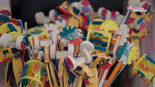 65K views · 2.2K reactions | Los sabores y sonidos de nuestra tradición cobran vida en cada detalle, hoy inicia la novena a la Inmaculada Concepción de María, y los productos como cajetas artesanales, juguetes tradicionales de madera que celebran la esencia de La Purísima son esenciales en cada celebración.✨ | Visit Nicaragua | Facebook