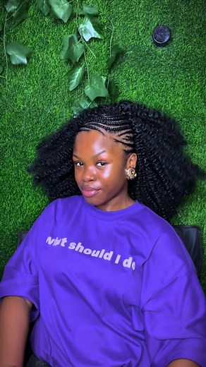 One thing about a fresh hairstyle? It will have you feeling like the best version of yourself🙈 Currently obsessed with my Darling Passion Twist😍😍 So tell me, when are you trying the Darling Passion Twist? Is it giving your next hairstyle? 🌝🤭 @DarlingNigeria #DarlingPassionTwist #DarlingNigeria #darling #hairinspo #pugi
