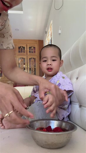 Delicious Strawberry Treats: A Must-Try!