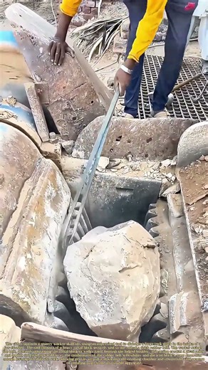 Unjamming the Crusher: The Swinging Counterweight That Frees a Trapped Boulder