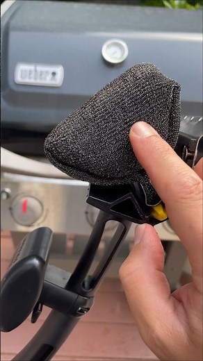 How to Clean Your Grill the RIGHT Way (BBQ Daddy Tutorial)