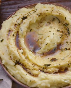 The Perfect Creamy Roasted Garlic Mashed Potatoes For Thanksgiving FULL VIDEO: https://youtu.be/8dnDkTVOWfU | Eitan Bernath