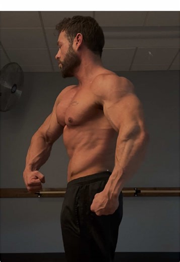 All day everyday🤟🏼🕸️⚡️ #bodybuilding #calssicphysique #fitness #championsleague #gym