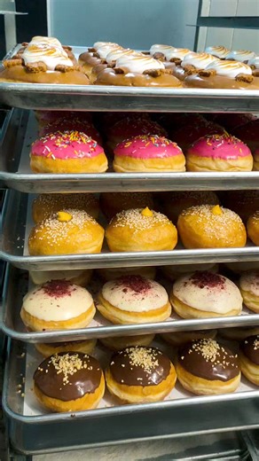 HOLEY MOLEY - We've got the goods!!! 💥💥💥💥💥💥💥💥💥💥💥 Roll into your Friday with one of these stunning beauties! The hardest bit is choosing which one??? THIS WEEK'S EPIC DONUT SELECTION: 👇 🍔THE CHEESEBURGER Beef pattie / dill pickles / gooey cheddar / house-made BBQ sauce / American mustard / sesame seed glaze 🍩SNICKERS SALTED CARAMEL CHEESECAKE Whipped Snickers cheesecake filling / salted caramel / milk chocolate glaze / chopped peanuts 🍩BISCOFF S'MORES Biscoff glaze / gooey Biscoff 