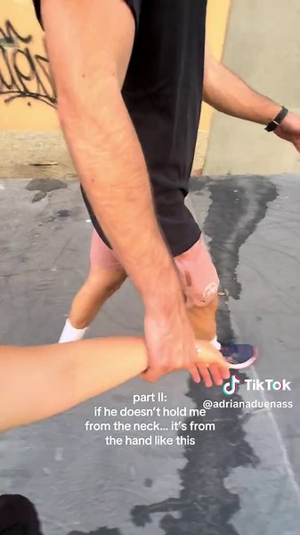 Dwarf and Giant Relationship: A Cute Perspective