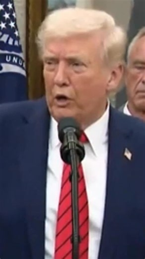 Marshmallows and art: NOT an insurrection. January 6th: Insurrection 🙂‍↔️ Let’s join together and drown out the voices of hate toward Portland. What is your favorite thing to do in the Rose City? #troopsoutofpdxtroopsoutofpdx #showmeyourhellhole | Congresswoman Suzanne Bonamici