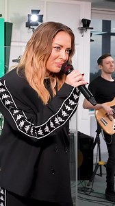 576K views · 10K reactions | ⚡️ Premieră LIVE: Delia - „Lololo” ⚡️  Astăzi, în #MorningZU, am cântat în cor piesa care ne face să vibrăm și ne provoacă să visăm. 殺 @delia ne-a bucurat în premieră cu varianta live a piesei „Lololo”. ▶️ Pe YouTube ▶️ Radio ZU găsești melodia pe ritmul căreia viața prinde culoare. ▶️ https://youtu.be/hWjlfrHmEtM | Radio ZU | Facebook