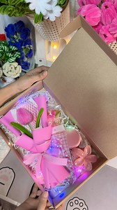 16K views · 196 reactions | Gift box set ❤️ Inclusions: ﻿﻿•Fairy Lights ﻿﻿•Mini Bouquet •﻿Flower Pouch Keychain •Phone Charm •Flower Hair clamp •Pocket Mirror and folding comb •Free card (Printed message from you) Available now! Get yours ❤️ | 퐻풶퓃풹퓂풶풹푒 풷퓎 풟풶퓇퓎퓁 | Facebook