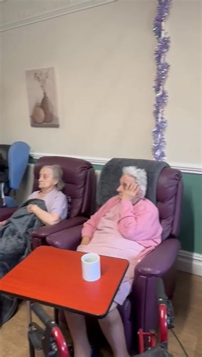 1.8K views · 18 reactions | Another Christmas sing along today  ⛄Frosty the snowman ⛄ We don't own the right to this music | The Old Vicarage Nursing Home | Facebook