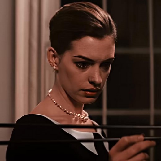 Oops 😂 @top fans Film lovers #viralpost2025シ #videoviralシ #viralreelschallenge #viralphotochallenge #viralvideochallenge #dcqueen #viralchallenge #catwoman #batman #BruceWayne #viewersfriendsfollowers #viewers | Film lovers