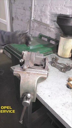 my advice - be careful when repairing a brake caliper #car #carrepair #autos #mechanic #viral #viralvideo #brake #rebuild #restore | OPEL Service