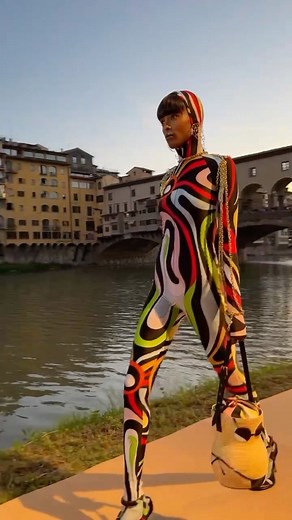 Vogue Runway on Instagram: "@CamilleMiceli staged her first runway show for @emiliopucci today in Florence with an ode to Italian summer. Kaftans, summer dresses, easy knit separates, swim, and après swim pieces were fashioned in iridescent metallic fabrics, denim, and various interpretations of Pucci’s signature geometric prints."