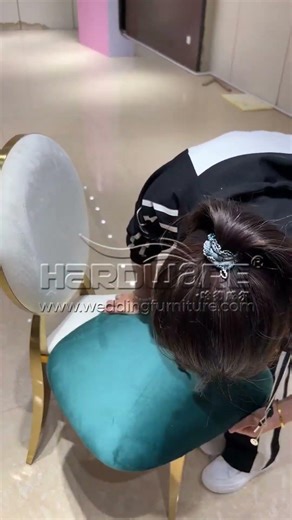 10-Second Wedding Chair Upgrade | Emerald Velvet Chair Drape Tutorial (Budget-Friendly!)