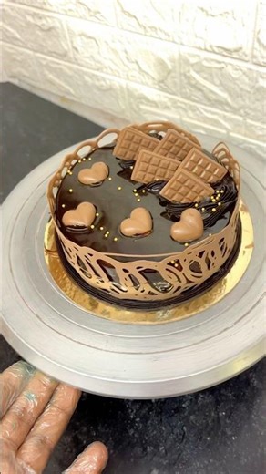 Beautiful delicious chocolate cake #trending #shortsfeed #shorts #chocolatecake #caketutorial