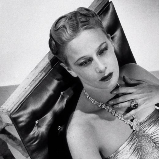 Chic ! ✨ La billetterie de l’expo « Man Ray et la mode » au Musée du Luxembourg est ouverte ! Découvrez à partir du 9 avril l'un des plus grands artistes du XXème siècle sous l’angle de la mode et ses travaux réalisés pour les grands couturiers comme Chanel ou Poiret, et pour les grandes revues de Vogue à Harper’s Bazaar 📷 http://bit.ly/ManRayLux | Musée du Luxembourg