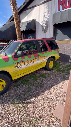 #jurassicpark #90s #ford #explorer #dinosaur #classic