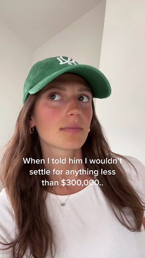 Don’t settle ladies ✨💅 #housewife #engaged #engagementring #goals #whenwomenwin #diamond #diamondring #macysownyourstyle #engagement #marriage #marriagehumor #housewifelife #expensive