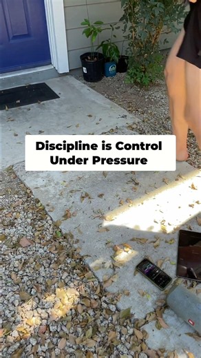 Master Your Mind Under Pressure: 4-Minute Workout #shorts