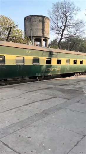 How a train rake is placed before departure🌀🔗#usa #trainvlog #railway #trainlover #rake #foryou