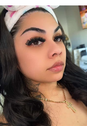 Lash Tutorial: How to Achieve Fluffy Lashes with Stacking