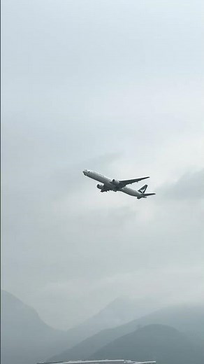 🇭🇰Cathay Pacific Boeing 777 - MSN 27508 B-HNI Hong Kong (HKG) Tokyo (NRT) CX504