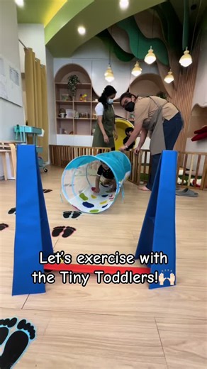 💪🏻 Let’s Exercise with the Tiny Toddlers 💪🏻 This obstacle course will help your children develop gross motor skills, coordination, and problem-solving abilities while encouraging confidence and independence. It also promotes social interaction, sensory exploration, and spatial awareness, making it a fun and beneficial activity for early development.☺️ For inquiries: 📍: 2nd Floor, The Pebble at Acqua Private Residences, Coronado St., Mandaluyong City ☎️: 0949-8808022 📧: pocketplayhouseph@gm