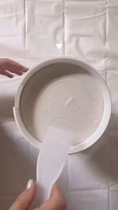 Teachers tips 🤍 How to create a yummy joint compound mixture! Play the reel to find out more. *no it’s not edible* Hope this helps xx Feel free to share this reel with your art friends. #teachertips #sheetrock #texturedart #homedécor #mixingwhite #mixing #texturepaste | Textures By Dani