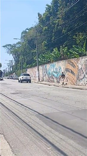 2 I07 UM PRO MARIO COVAS E O OUTRO PARA A VILA LUCINDA