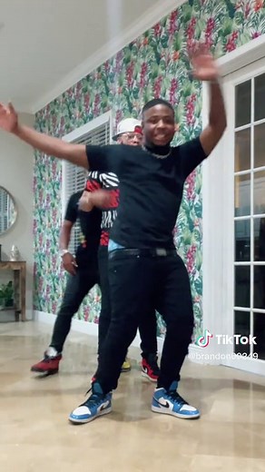 #thugshakechallenge #atlanta #nudebarber #thugshaker