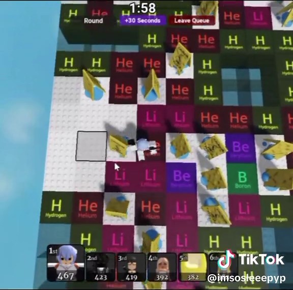 Rei Ayanami Explores Minesweeper in Roblox