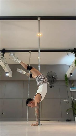 Pole Combo #dancer #acrobatics