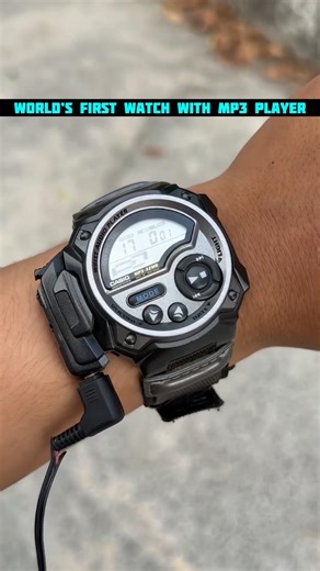 🎧 World’s first wristwatch equipped with MP3 player CASIO WMP-1 !!