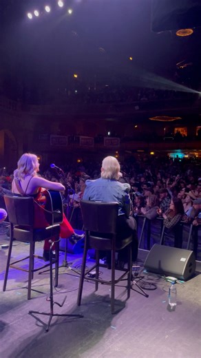 You sound beautiful, Detroit! 😍 Let’s keep this party going! 🎸 #TenManJam | 99.5 WYCD