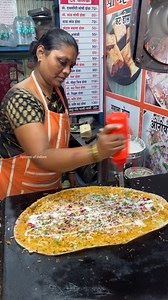 Kolhapur Aunty Making Cheese Cut Dosa | Spoons of Indore