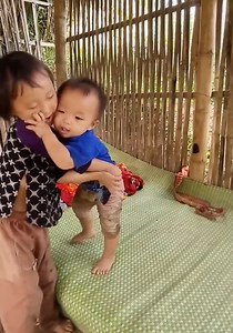 The youngster picked bananas to sell after creating bean sprouts in the sand #singlelife #baby #poor #reelsfypシ #reelsvideo | Epic Gamers