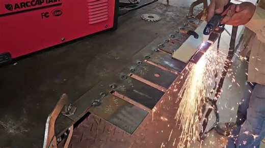 ⚡️Arccaptain CUT55 Pilot Arc Plasma Cutter--Max Rated Clean Cut Thickness: 15mm! https://bit.ly/4bJxM59 ✅Advanced Pilot Arc Technology: Cuts without touching the metal, minimizing wear. ✅Versatile Cutting:Suitable for cutting carbon steel, stainless steel, aluminum, and copper. ✅2-year Warranty | Arccaptain | Facebook