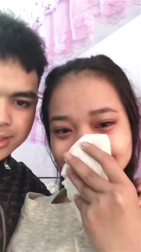 Khi bạn gặp được một người thương bạn, dù bạn có nhõng nhẻo và mít ướt cỡ nào thì Ảnh vẫn sẽ kiên nhẫn ngồi dỗ hoii💗#tinhyeu #viral