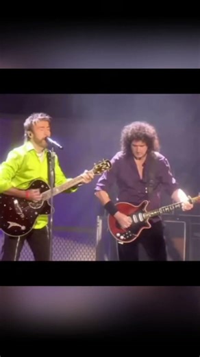 Paul Rodgers and Queen with "Shooting Star"