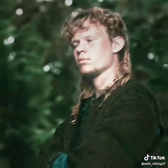 A Batalha de Hvitserk em Vikings: Análise de Personagens