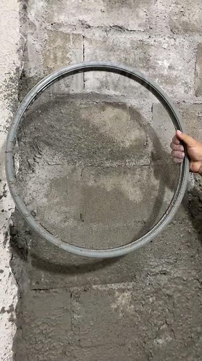 Mason uses this technique to roughcast wall like a professional. #CaliGarage #ProfessionalRoughcast