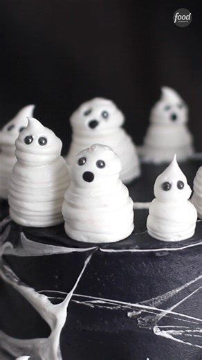 Food Network on Instagram: "Stretchy, sticky melted marshmallows make the best "spider webs" to decorate all your spooky Halloween treats! ️ (Beautiful work, @SprinkleBakes!) Don’t miss your favorite Halloween shows: #HalloweenWars > Sunday @ 9|8c #HalloweenBakingChampionship > Monday @ 9|8c Get the recipe at the link in our bio!"