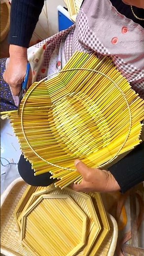 The process of making traditional Perfectly Sized Basket #shorts #crafts