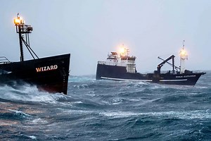 Watch “Deadliest Catch”'s Capt. Keith Colburn rescue Capt. Jake Anderson and crew after they abandoned ship (exclusive)