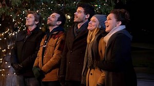 ‘The Moodys’ Teaser: First Look At Fox’s Holiday Comedy Starring Denis Leary & Elizabeth Perkins