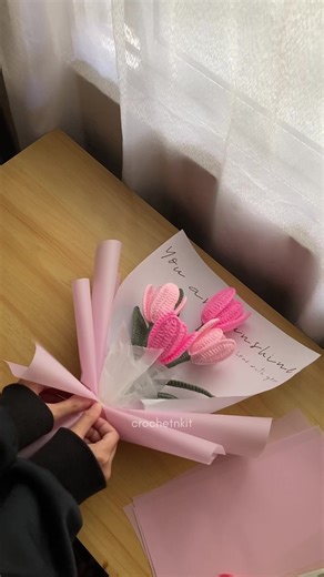 simple wrapping bouquet 🪷🩷 #crochet #crochetflower