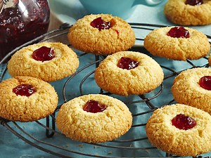 How to make coconut jam drops