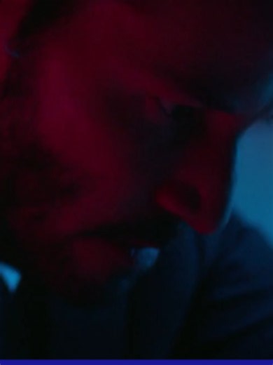 John Wick: De Volta ao Jogo — o azul que vira vermelho como símbolo