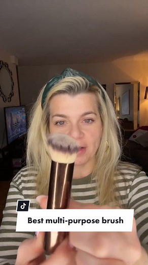 Ultimate Hourglass Cosmetics Foundation Brush Review