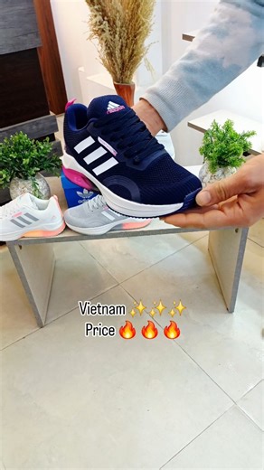 RUBY RED on Instagram‎: "مش أي شوز ♥️ ده فيتنامي 👑 راحة عالية ✨️ خامة تقيلة ✨️ ستايل شيك ✨️ وسعر يخليكي تقولى يا بلاش 😘 في #RUBYRED 👑 📩 ابعتي رسالة دلوقتي باللون والمقاس المناسب ليكي رقم 1 في الشوزات الحريمي في حلوان — #RUBYRED 👑 📌 عنوان الفرع: حلوان – شارع رياض علي إسماعيل كامل بجوار مستشفى أمان وسيراميكا كليوباترا ❤️ تابعينا علشان تشوفي كل الجديد أول بأول #RUBYRED #fashion #shoes"‎